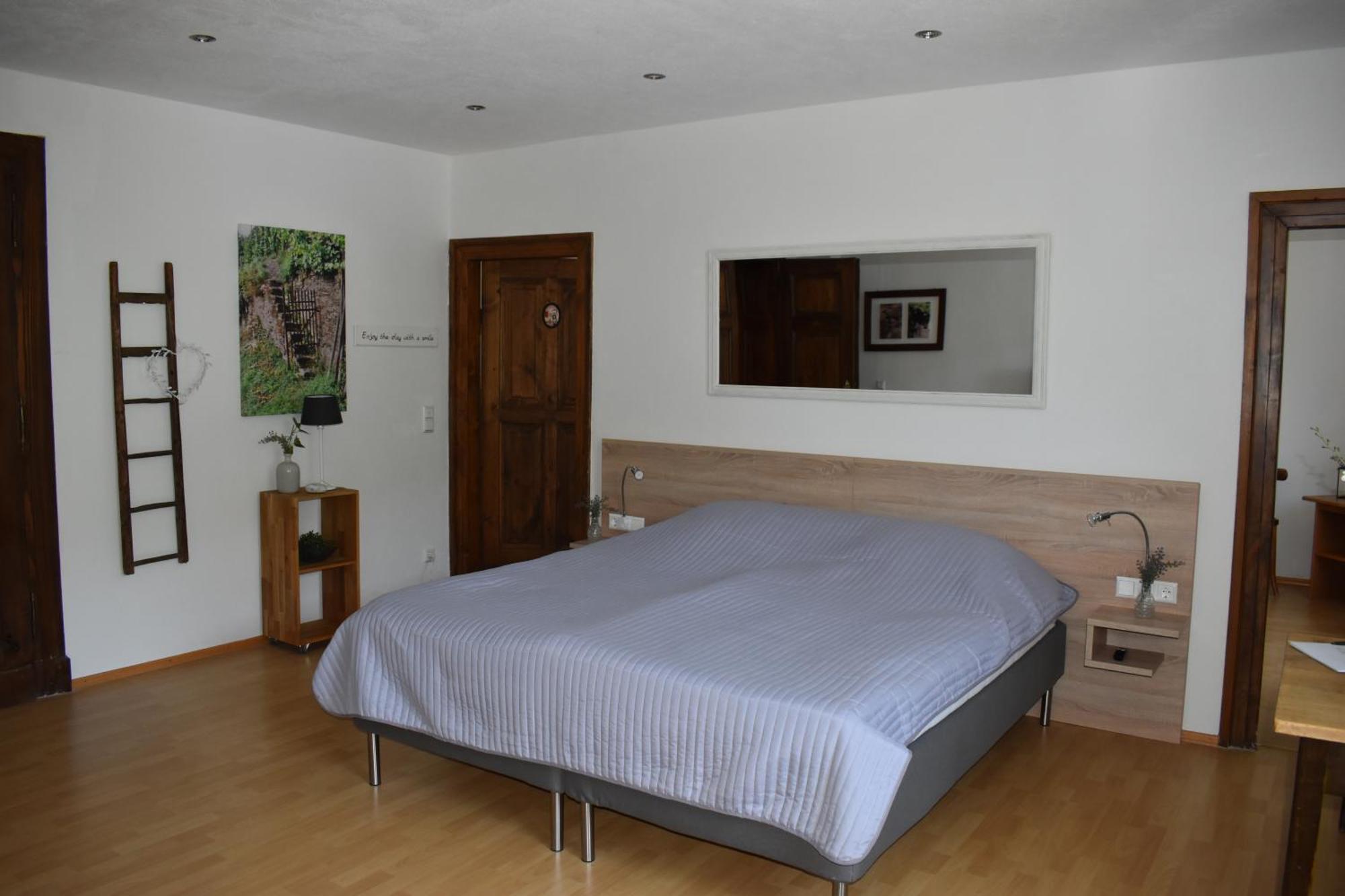 Landgasthof Zur Sonne Enkirch Rom bilde